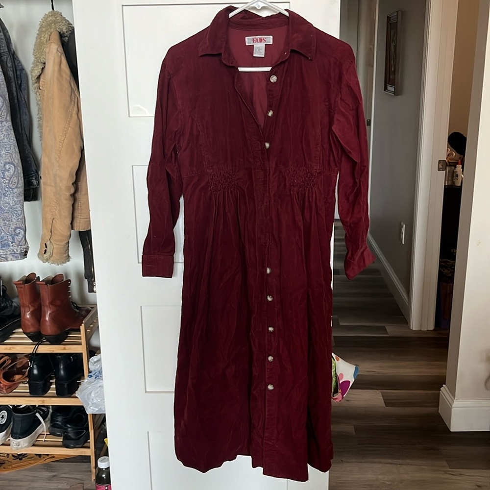 Elegant Red Button-Up Dress